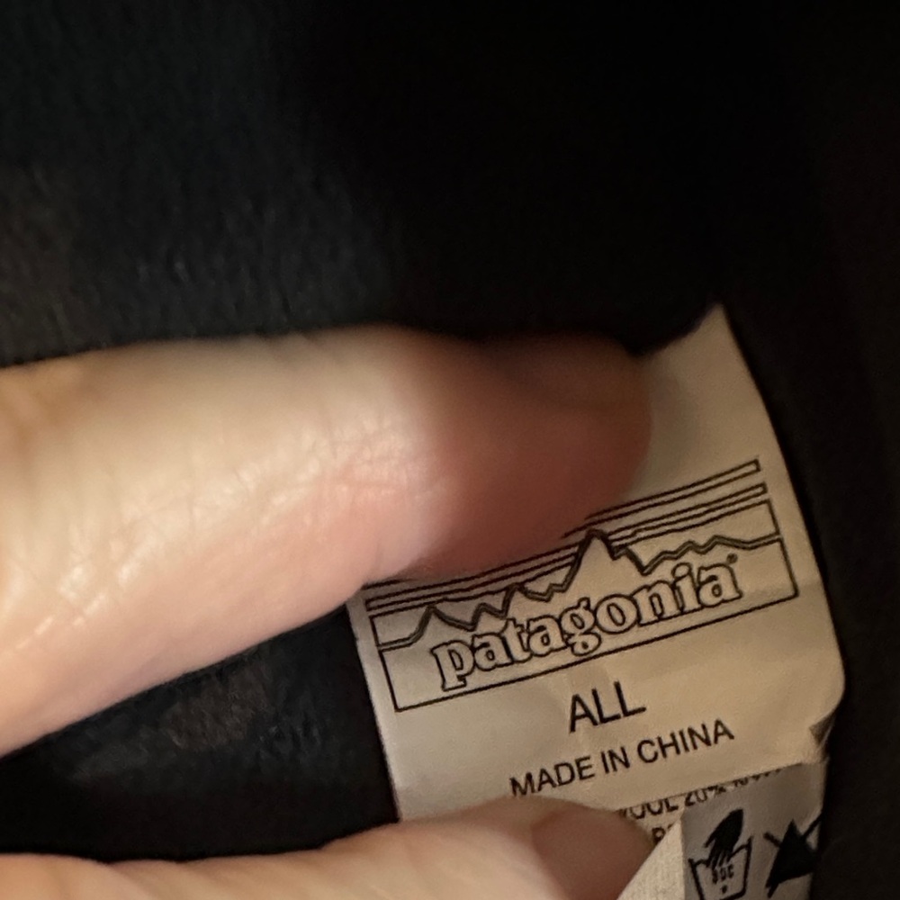 Patagonia Women’s Fleece Lined Teal Knit Hat - Picture 5 of 6